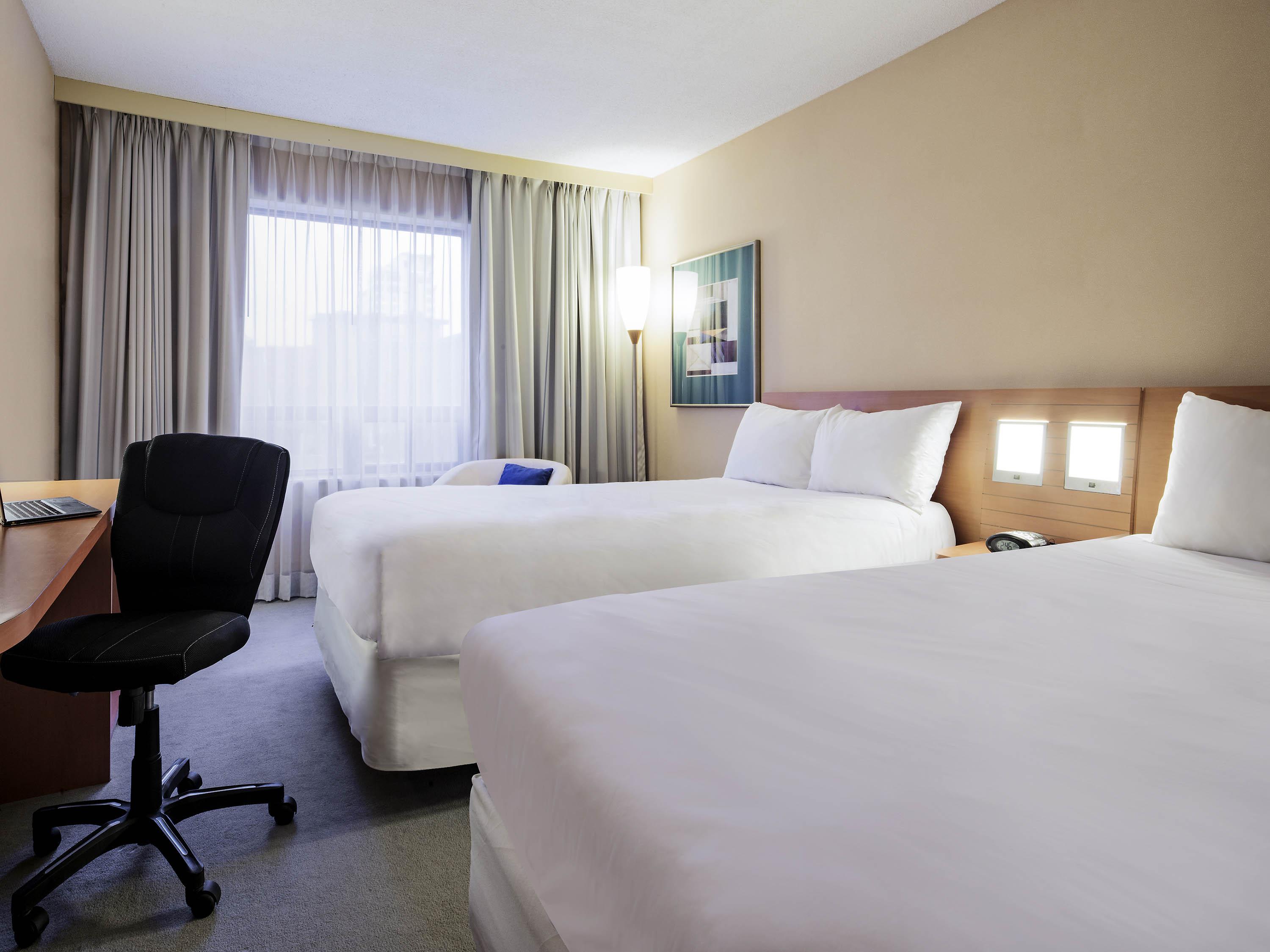 Отель Doubletree By Hilton Ottawa Downtown Экстерьер фото