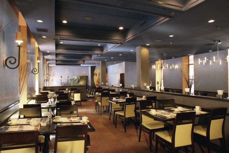 Отель Doubletree By Hilton Ottawa Downtown Ресторан фото