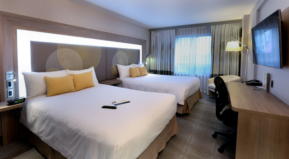Отель Doubletree By Hilton Ottawa Downtown Экстерьер фото