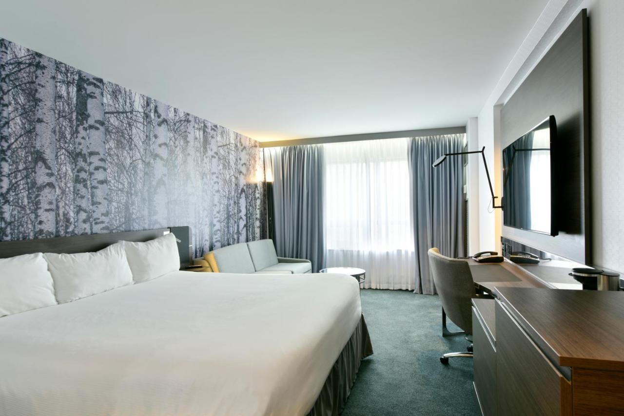 Отель Doubletree By Hilton Ottawa Downtown Экстерьер фото