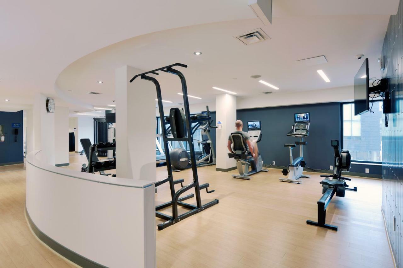 Отель Doubletree By Hilton Ottawa Downtown Экстерьер фото